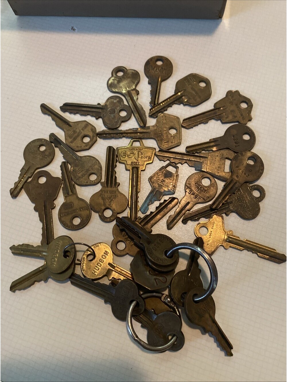 Lot Of 31 Vintage Brass Keys Master, Cole National, Chicago & Lock Corp